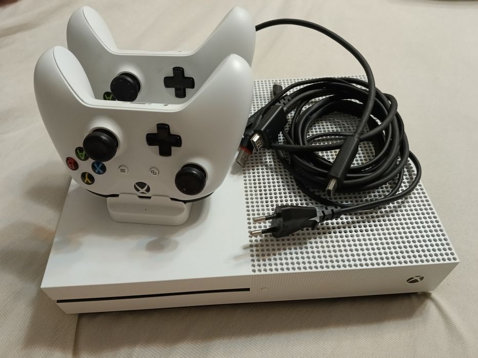 Xbox One S на 1000ГБ новое состояние