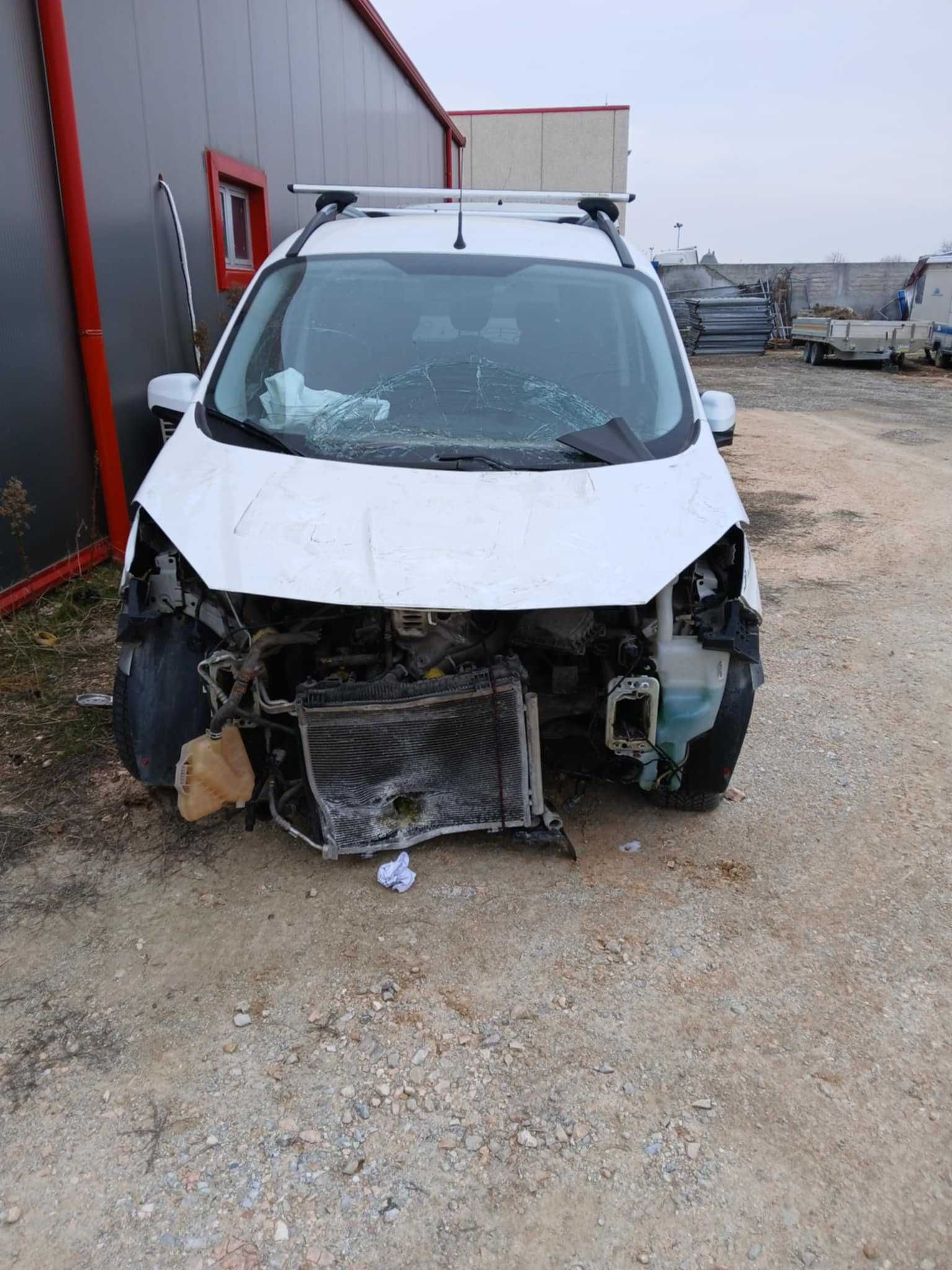 Ford Tourneo Courier 1.0 EcoBoost . НА ЧАСТИ
