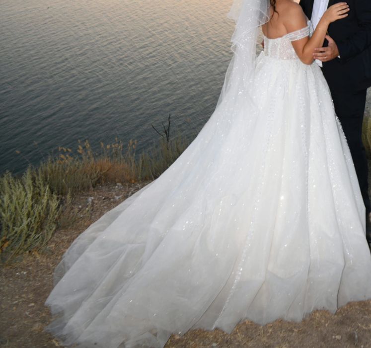 Булчинска рокля с мъниста