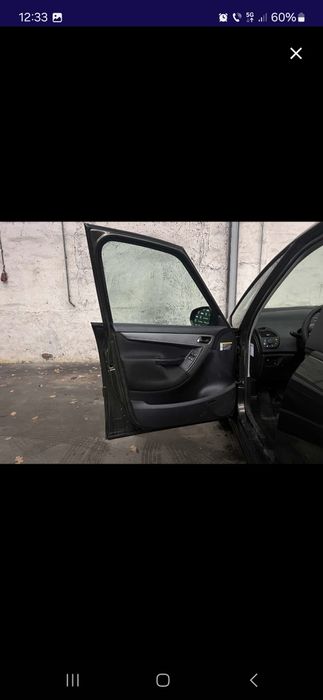 Vând Citroen C4 2012