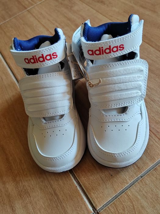 Vând adidași marca Adidas nr 24