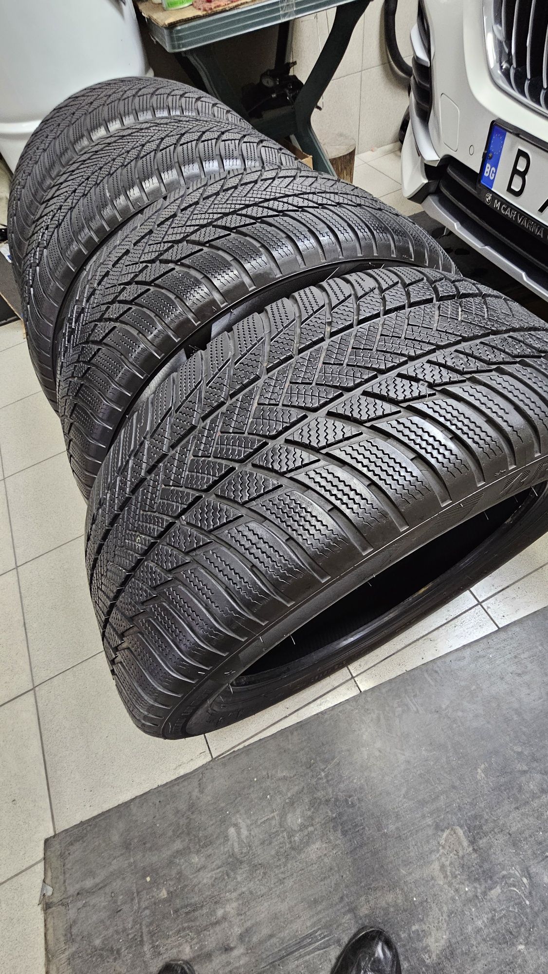 Bridgestone 275/45/20-RFT-4бр.