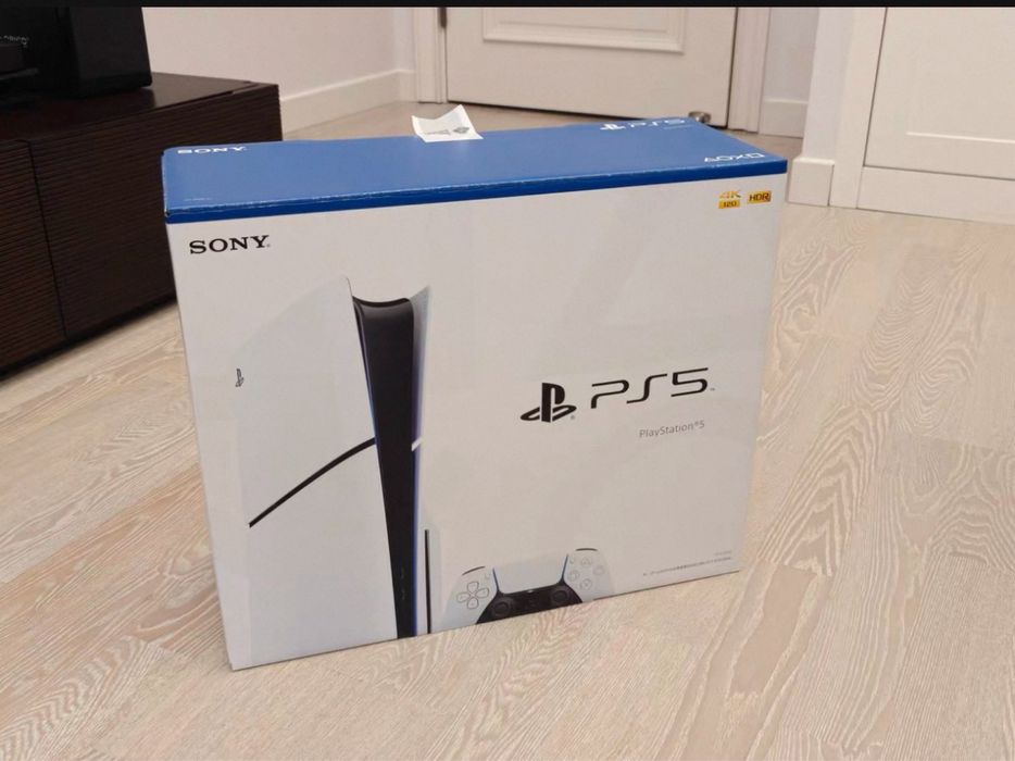 PS5 slim с гарантией , новая покупала для перепродажи за границей