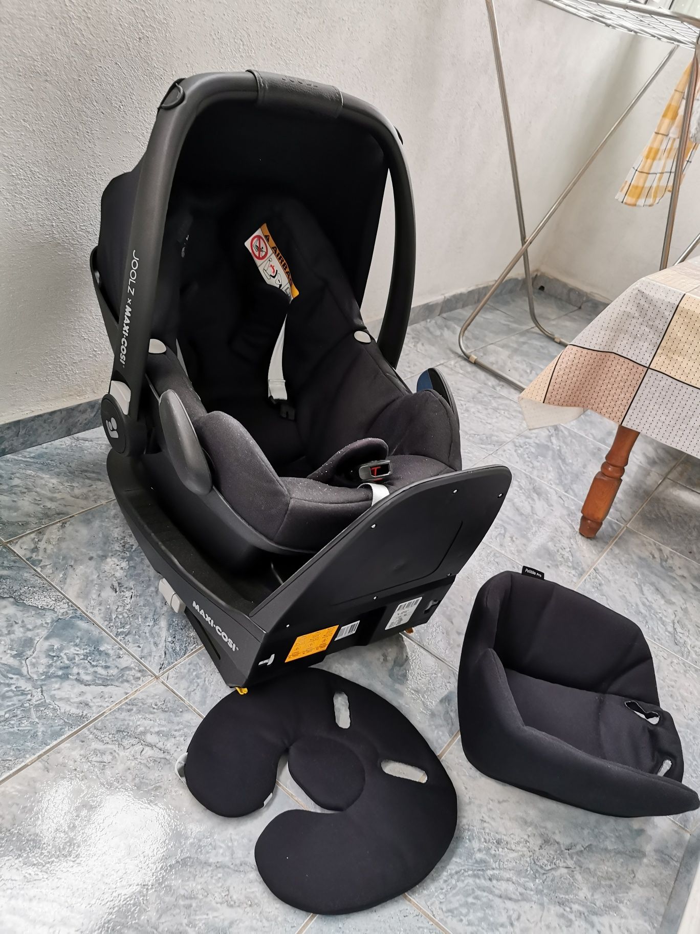 Scaun auto tip scoică Maxi Cosi si baza isofix