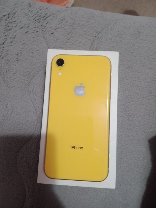 Продам iPhone XR 10