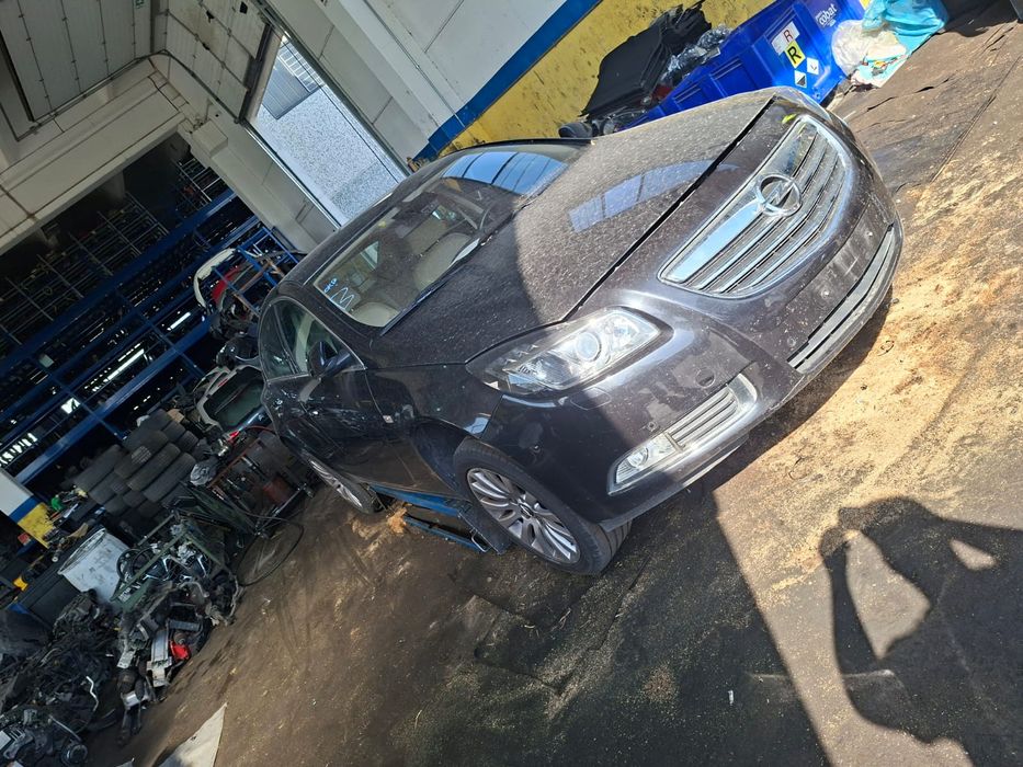 Fata completa opel insigna 2010