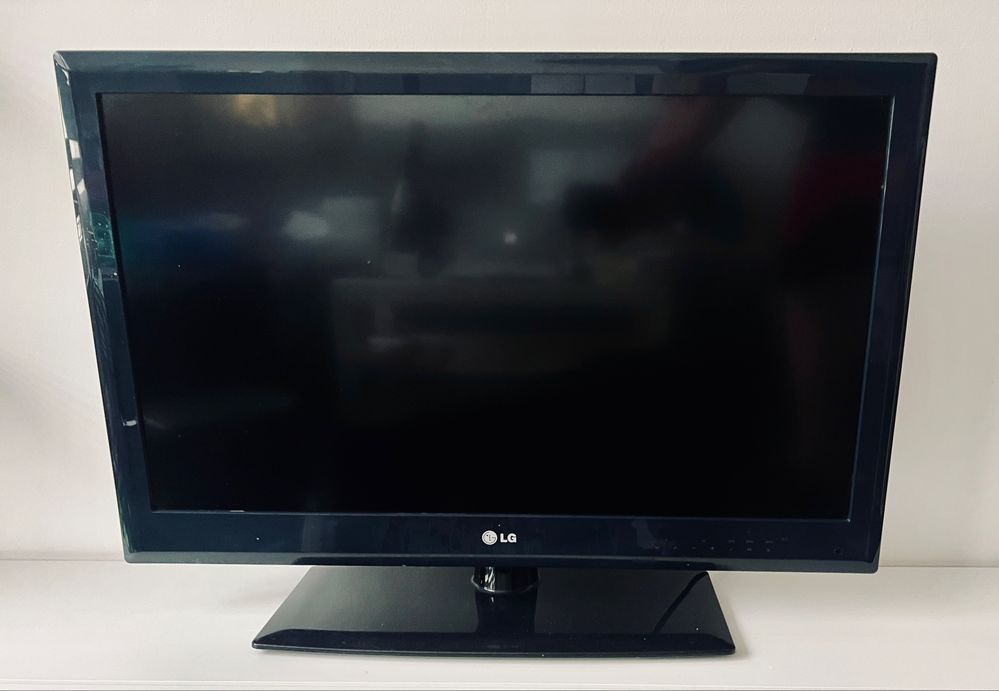 Телевизор LG 32инча