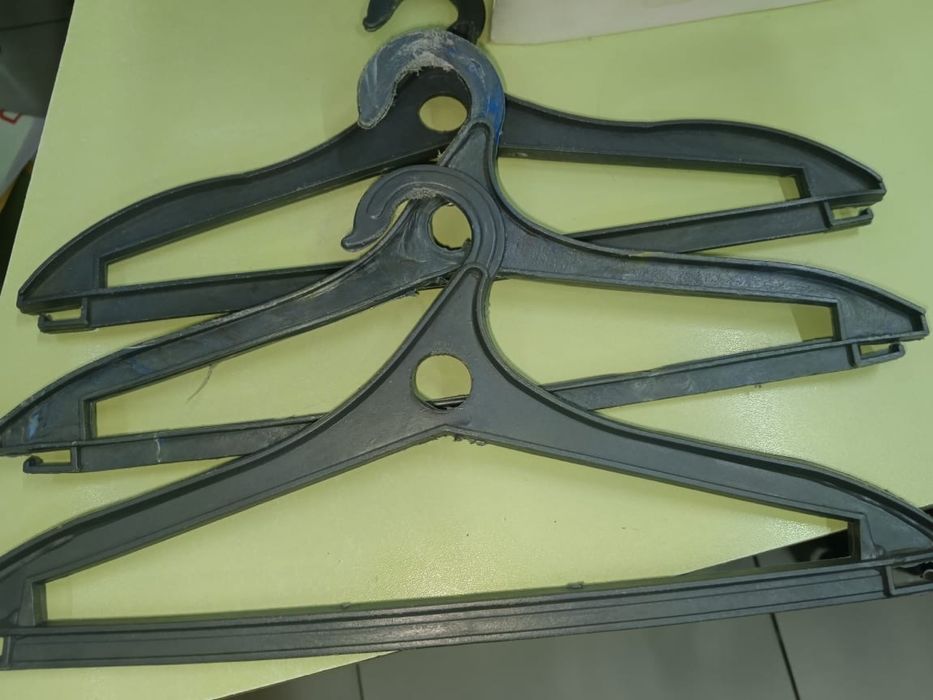 Продаются вешалки