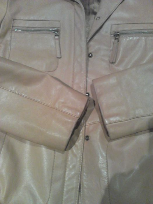 Естествена кожа дамско яке. Отговаря на Размер M