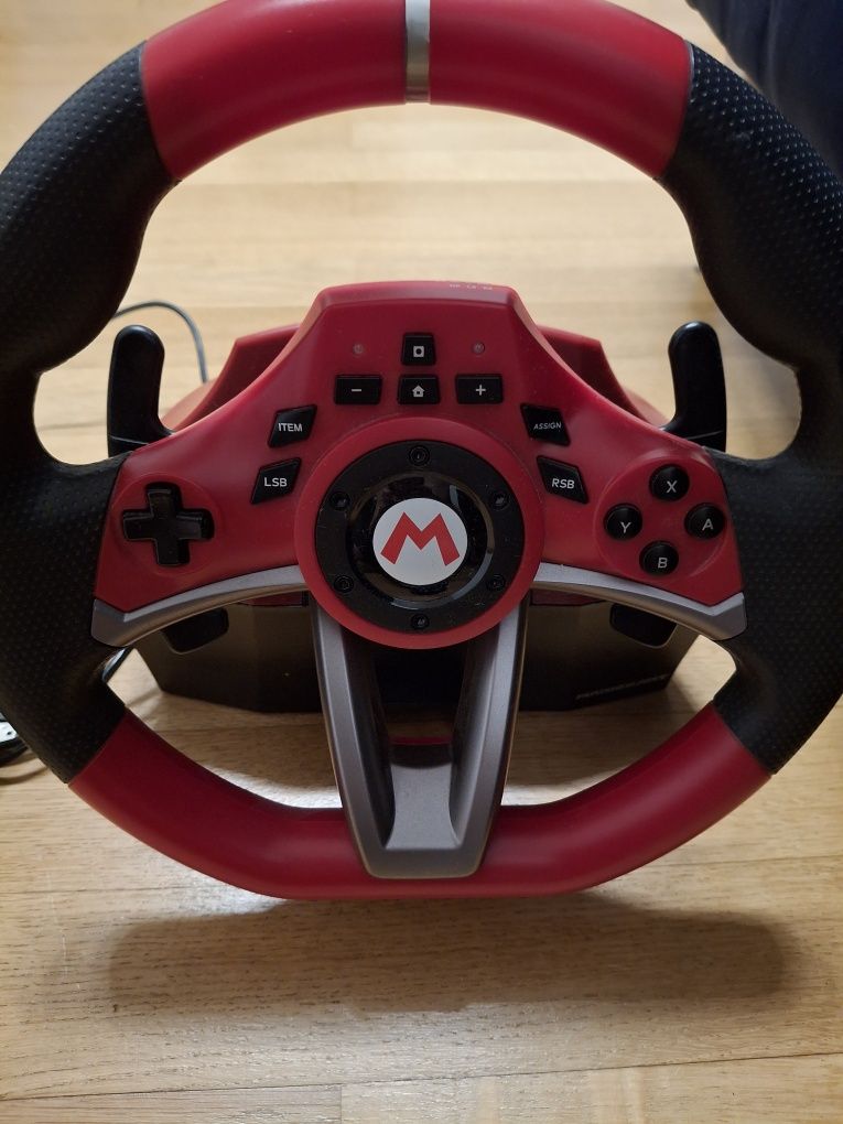 Vând urgent volan Nintendo Switch Mario kart HORI