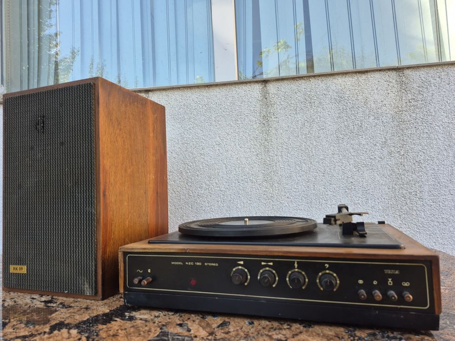 Vând pick-up marca Tesla model nzc 130 cu o boxa