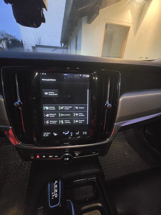Volvo V90 D4 Momentum