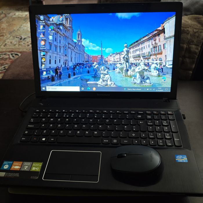 Laptop HP și Laptop Lenovo