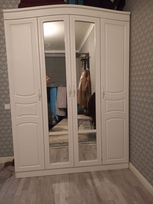 Шкаф для одежды и спальни