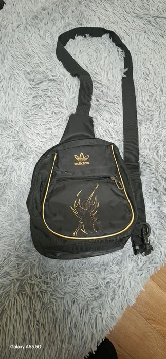Adidas мъжка чанта за през рамо.