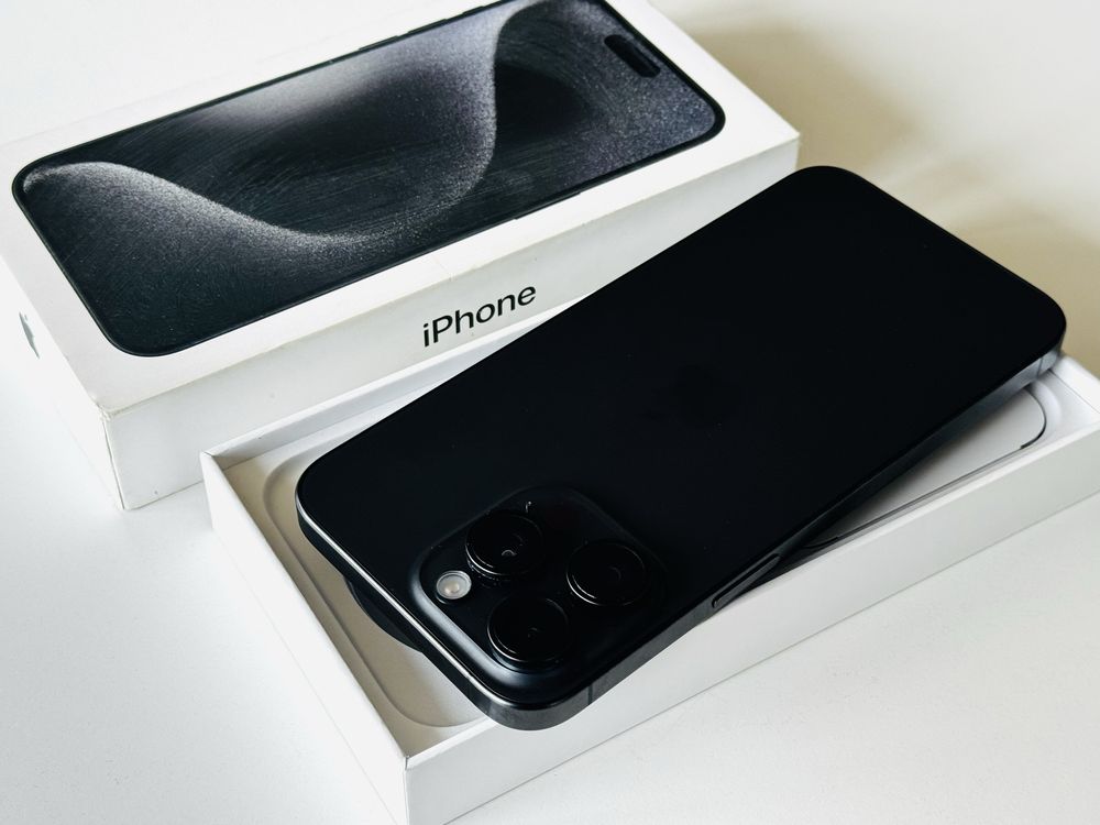 Iphone 15 Pro Max 256GB Black Titanium Гаранция 6 месеца