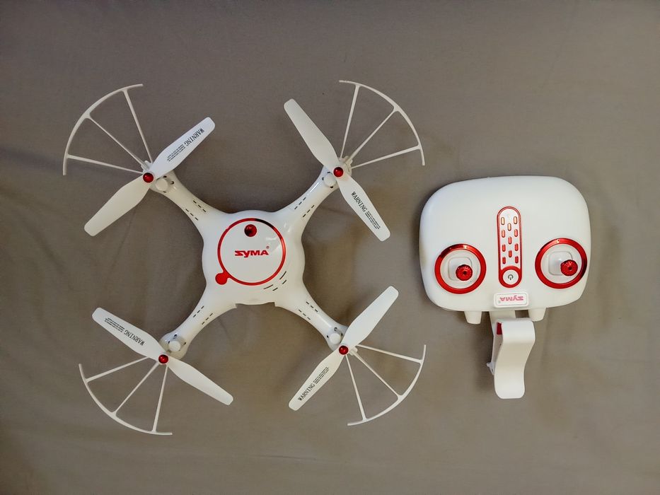 Квадракоптер  SYMA.