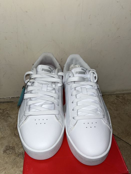 Дамски бели маратонки Puma
