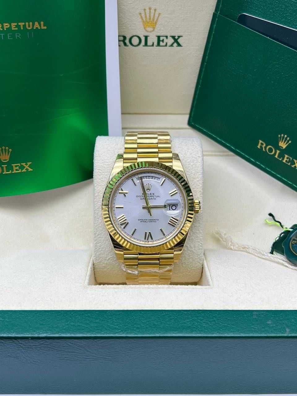 Rolex Day-Date 40 Everose Gold  Reference 228235