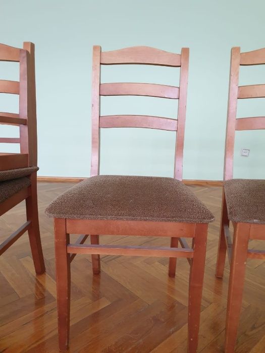 Стол деревянный со стульями