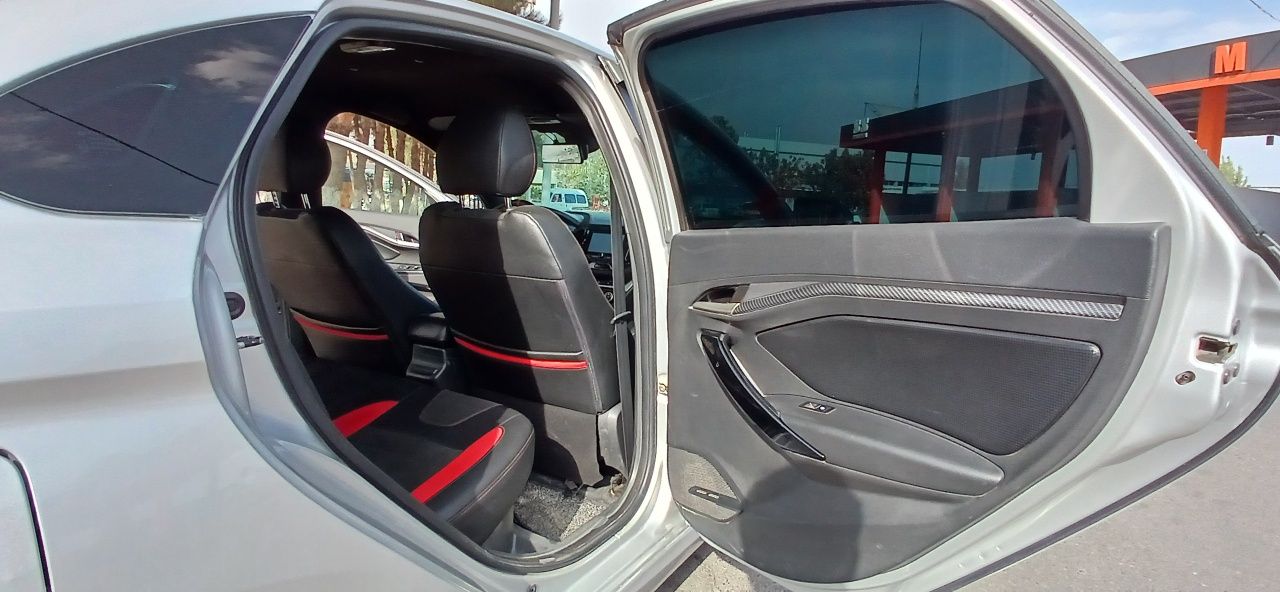 LADA VESTA SPORT 1.8 sotiladi