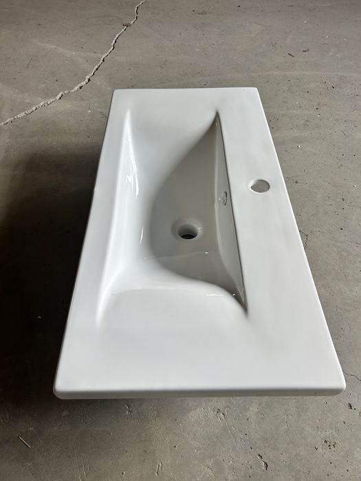 Chiuvete de baie suspendate / 1200x395 / 600x395