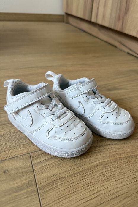 Маратонки Nike бели