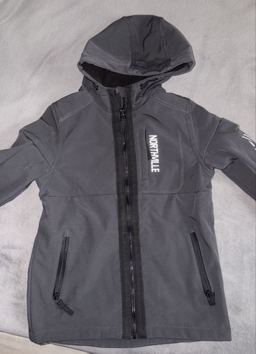 Geaca de ploaie,vant Notrhville