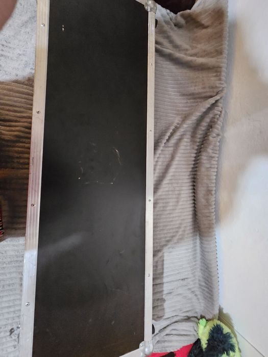 Roland BK 9 arata și funcționează foarte bine