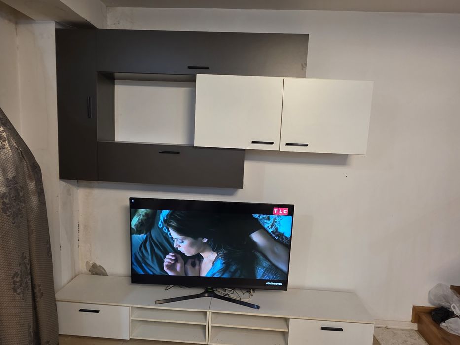Unitate plus masa tv