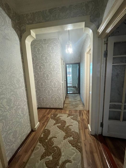 Ибн сино2.Продаётся своя 3 комнатная квартира с мебелью  и частично те