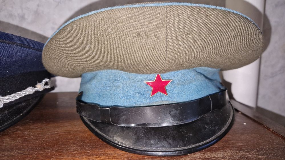 Фуражки, стари, използвани