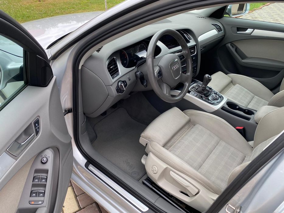 Vând Audi A4 b8 TDI motor GAGA