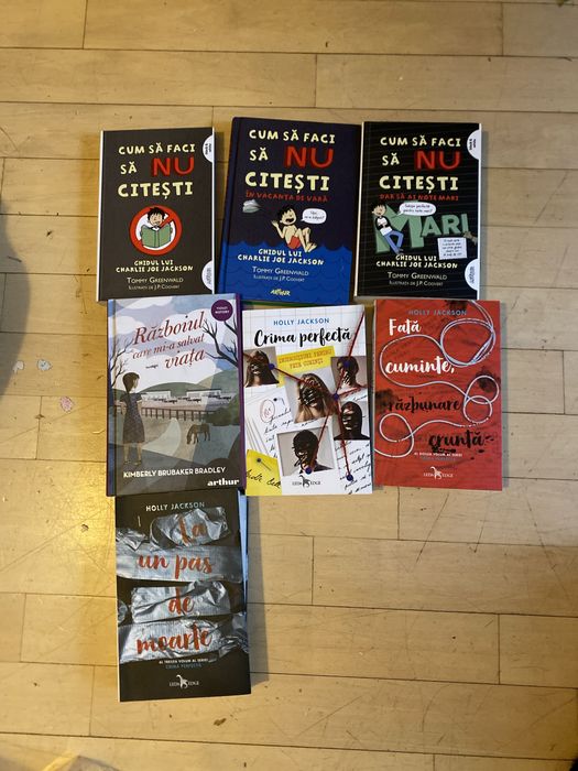 Vând cărți la bucată