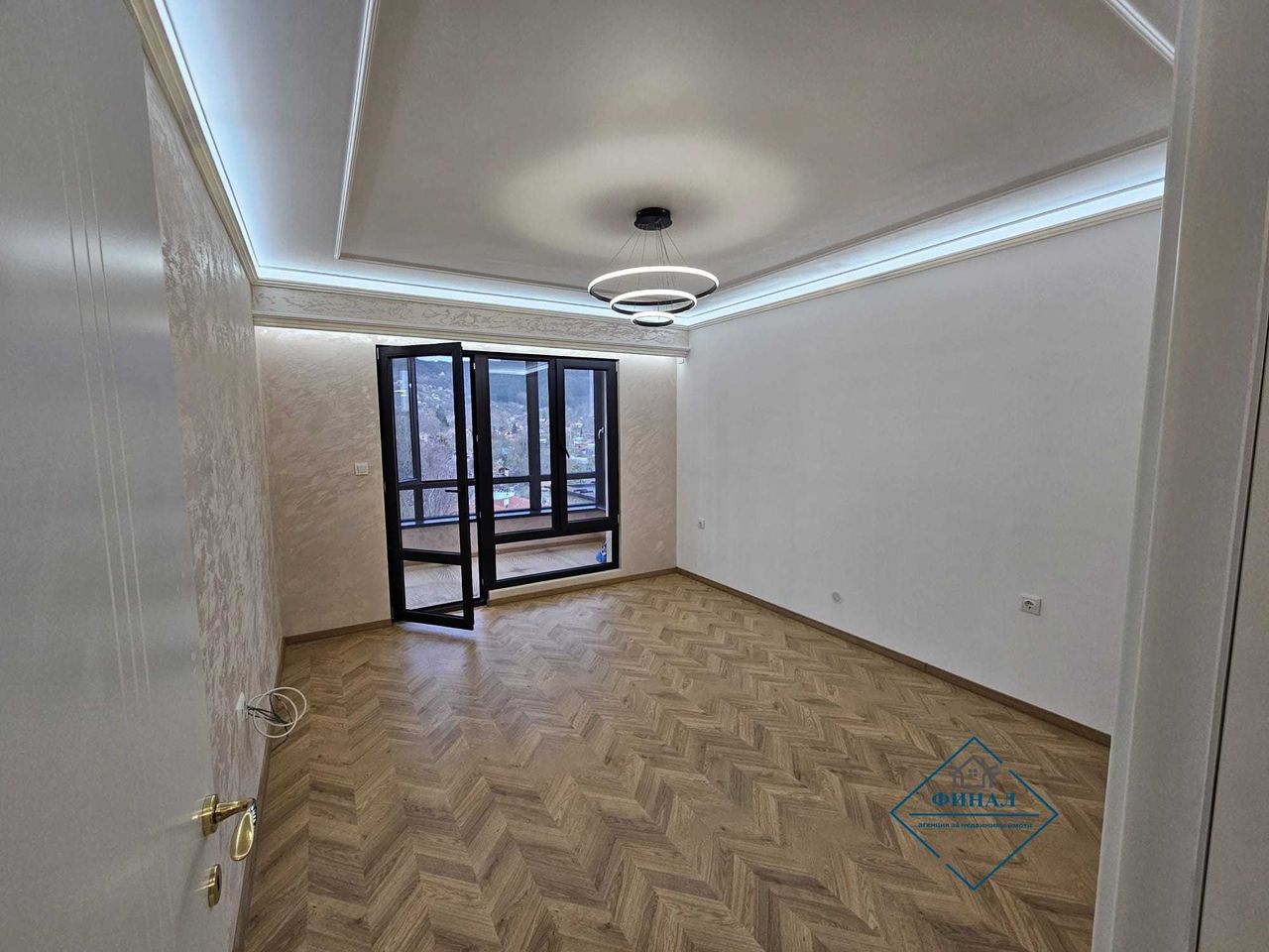 Продава се Тристаен апартамент в Шумен, Боян Българанов 1 - 76 кв.м за 1510 €/кв.м - Снимка #1