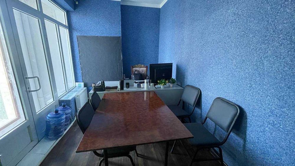 G'ijduvon xo'jayi jahon yonida 3 qavatli bino sotiladi.