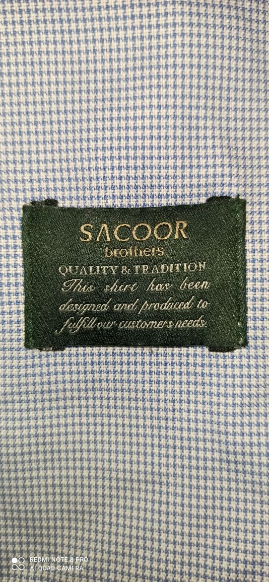 Мужские рубашки бренда Sacoor Brothers в клетку, светлые, стильные.