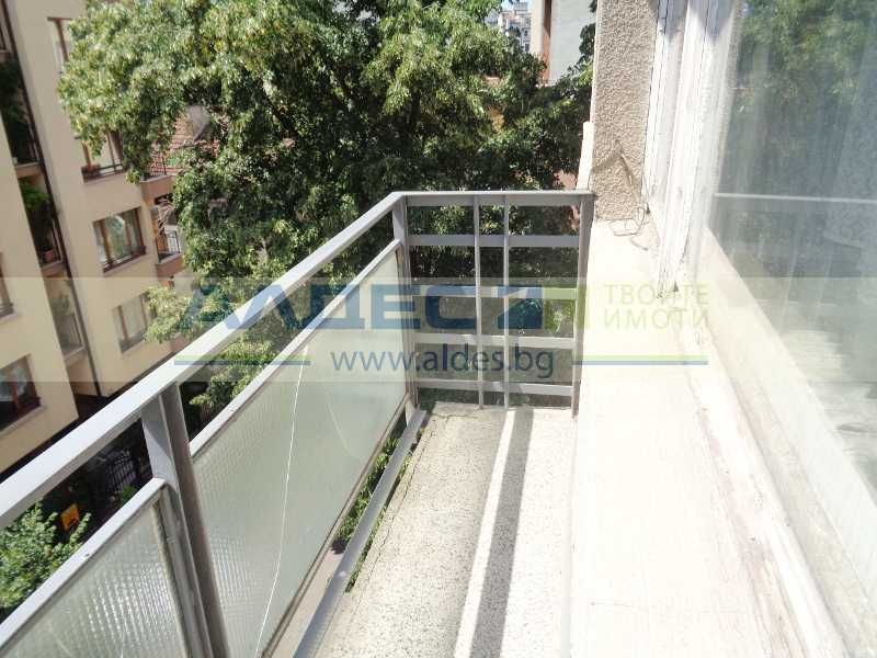 Дава се под наем Тристаен апартамент в София, Център - 104 кв.м за 459 € - Снимка #15