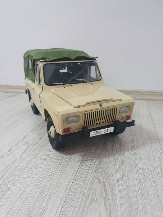 Vand macheta ARO 240 la scara 1:8