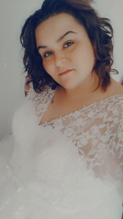 Vand rochie de mireasa Mărimea 58 este Pe corset