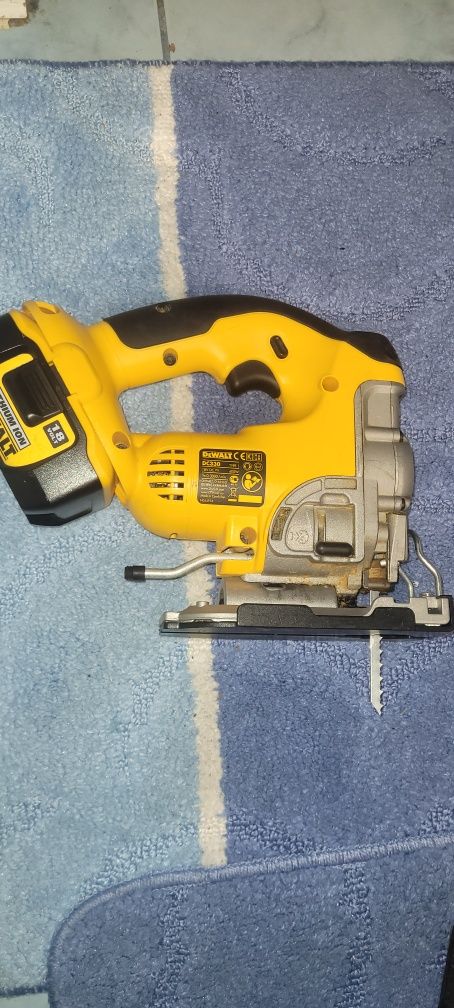 Vind pendular Dewalt DC 330