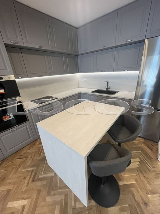 Дава се под наем Тристаен апартамент в Варна, Червен площад - 102 кв.м за 1150 € - Снимка #4