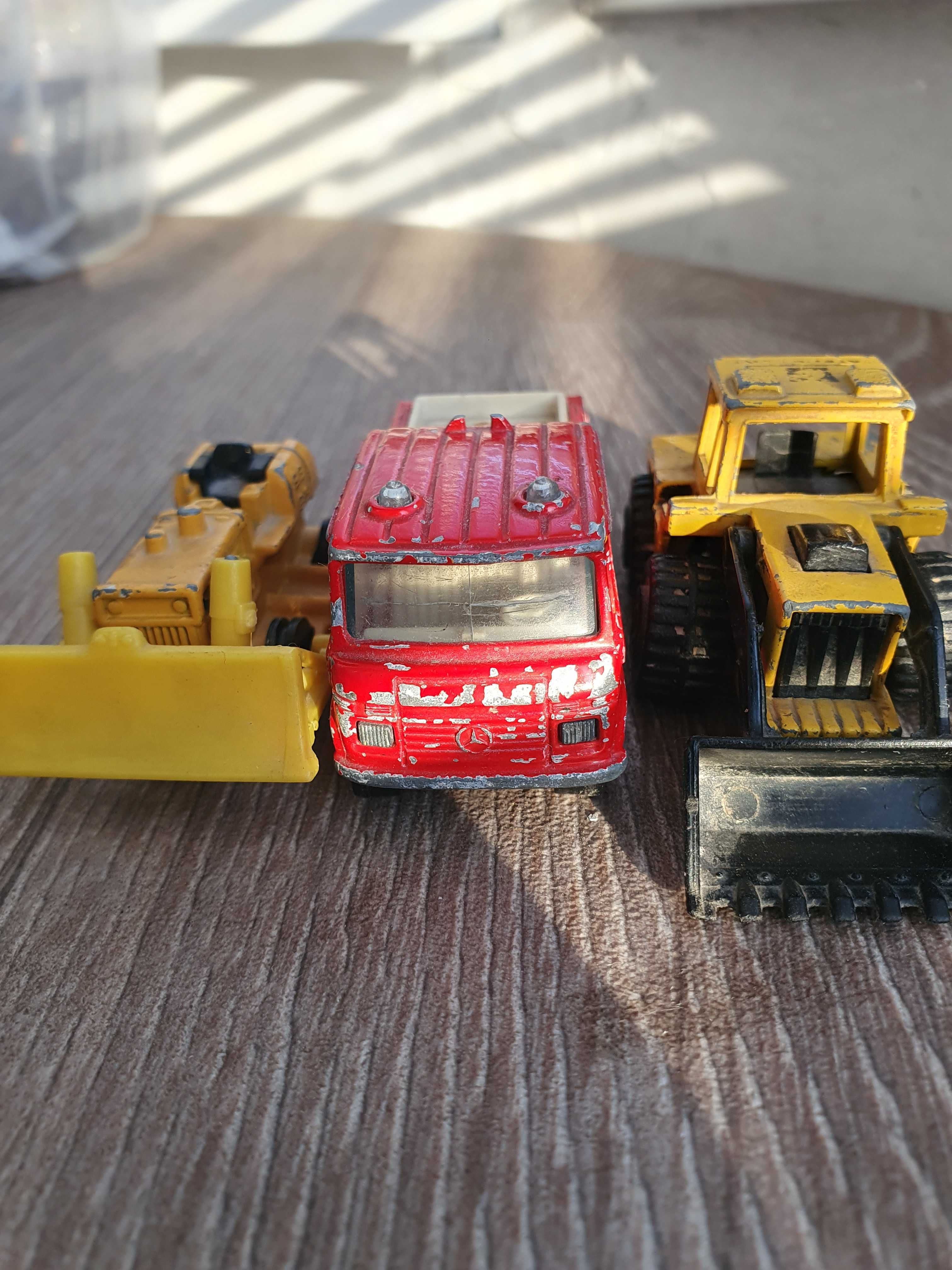 Vand lot 7 machete masini /jucarii Burago, Matchbox, Majorette.