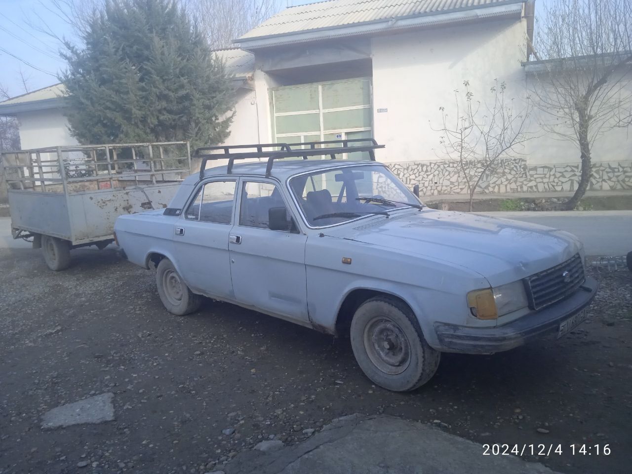 Продаётся Волга.с прицепом