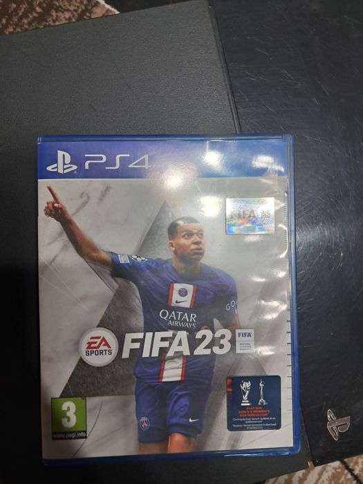 Vand ps 4 950 lei cu negocieri mici .