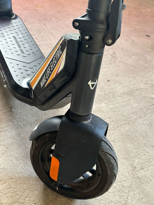 Vând trotineta KQi1 Pro aproape noua