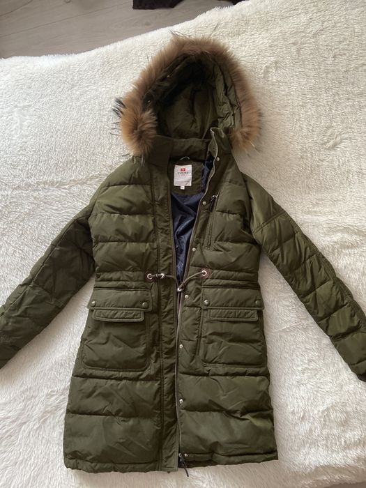 Зимний пуховик енот