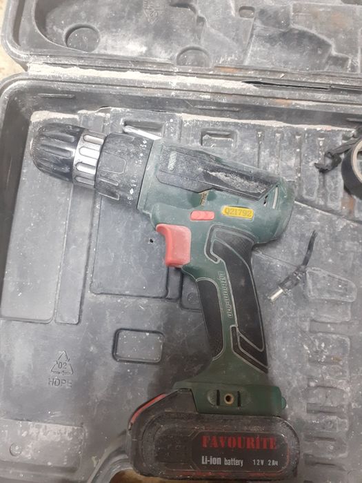 Без зарядки рабочи хороший