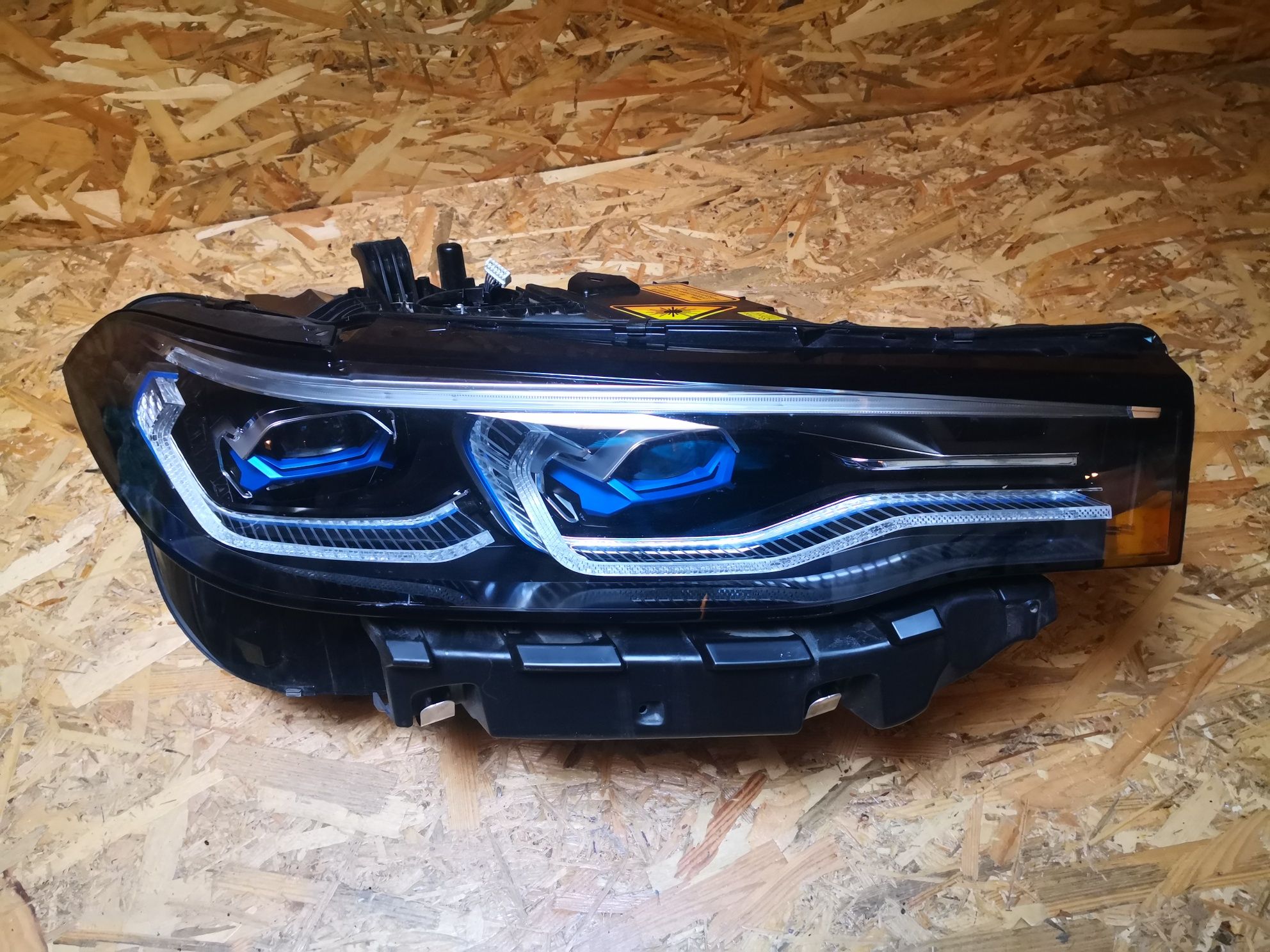 Десен фар от БМВ Х7 M50 , headlights BMW X7 M50 LASER