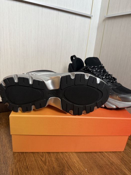 Sneakera Dior and Lewis Hamilton B44 Blade